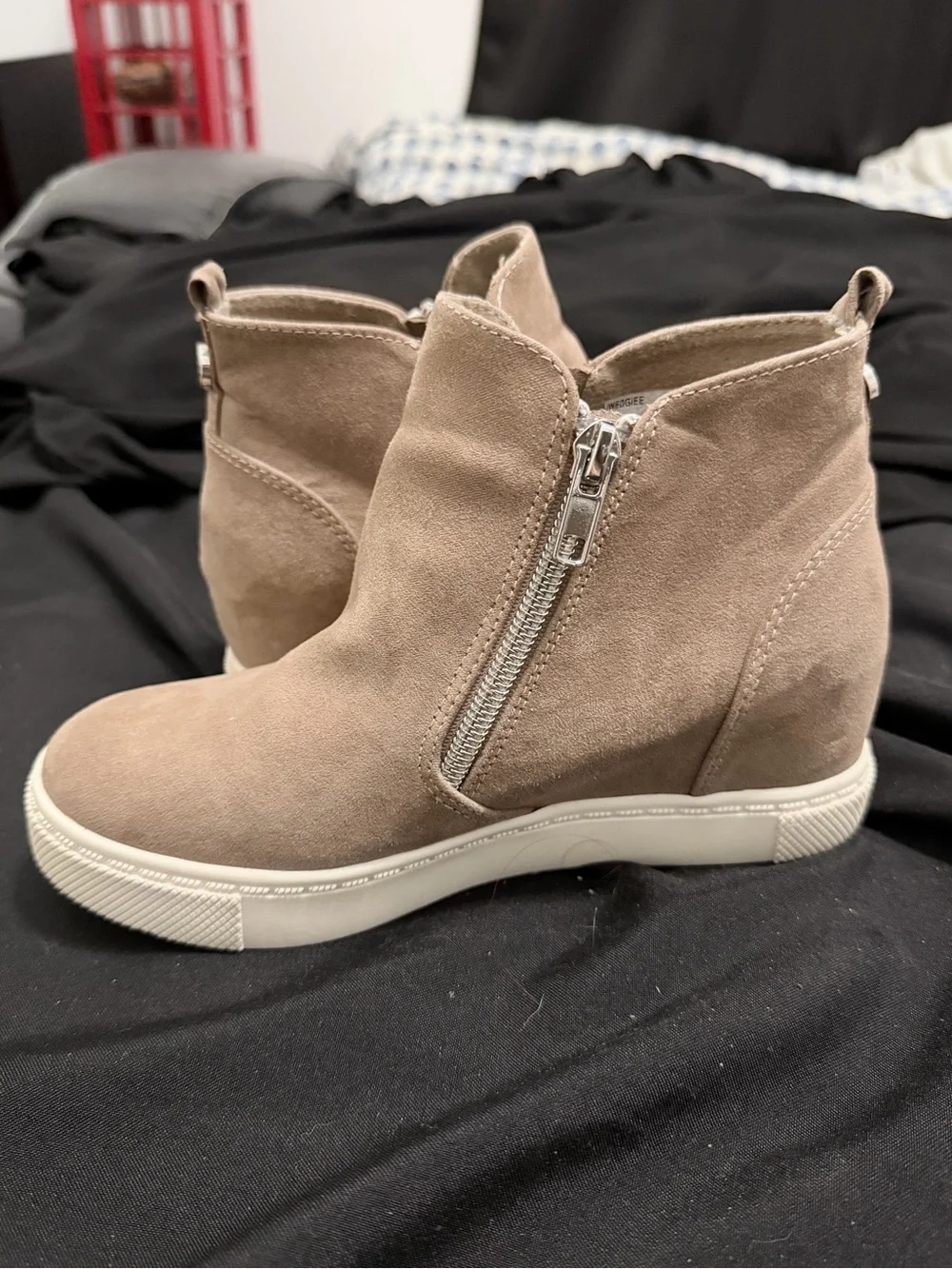 Steve Madden Wedge Sneaker Booties in Taupe Suede size 3
